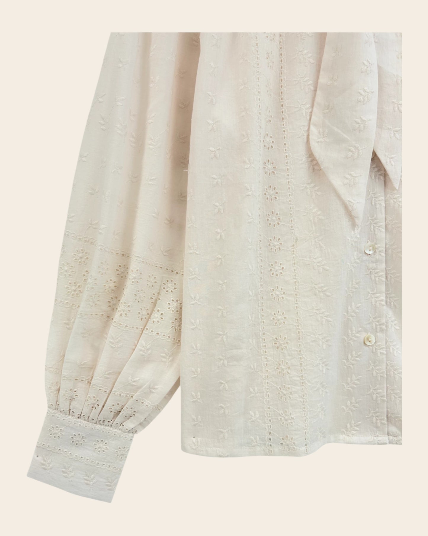 Blouse - Broderie anglaise col lavallière crème
