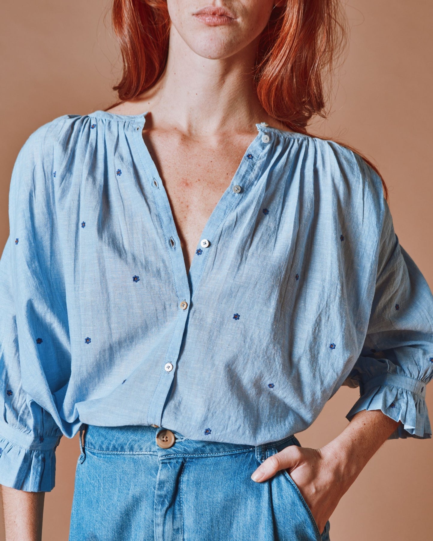 Blouse - Brodée fleurs khadi bleu