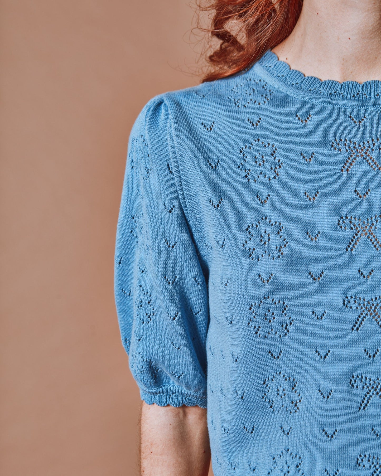 Pull - Ajouré noeud bleu