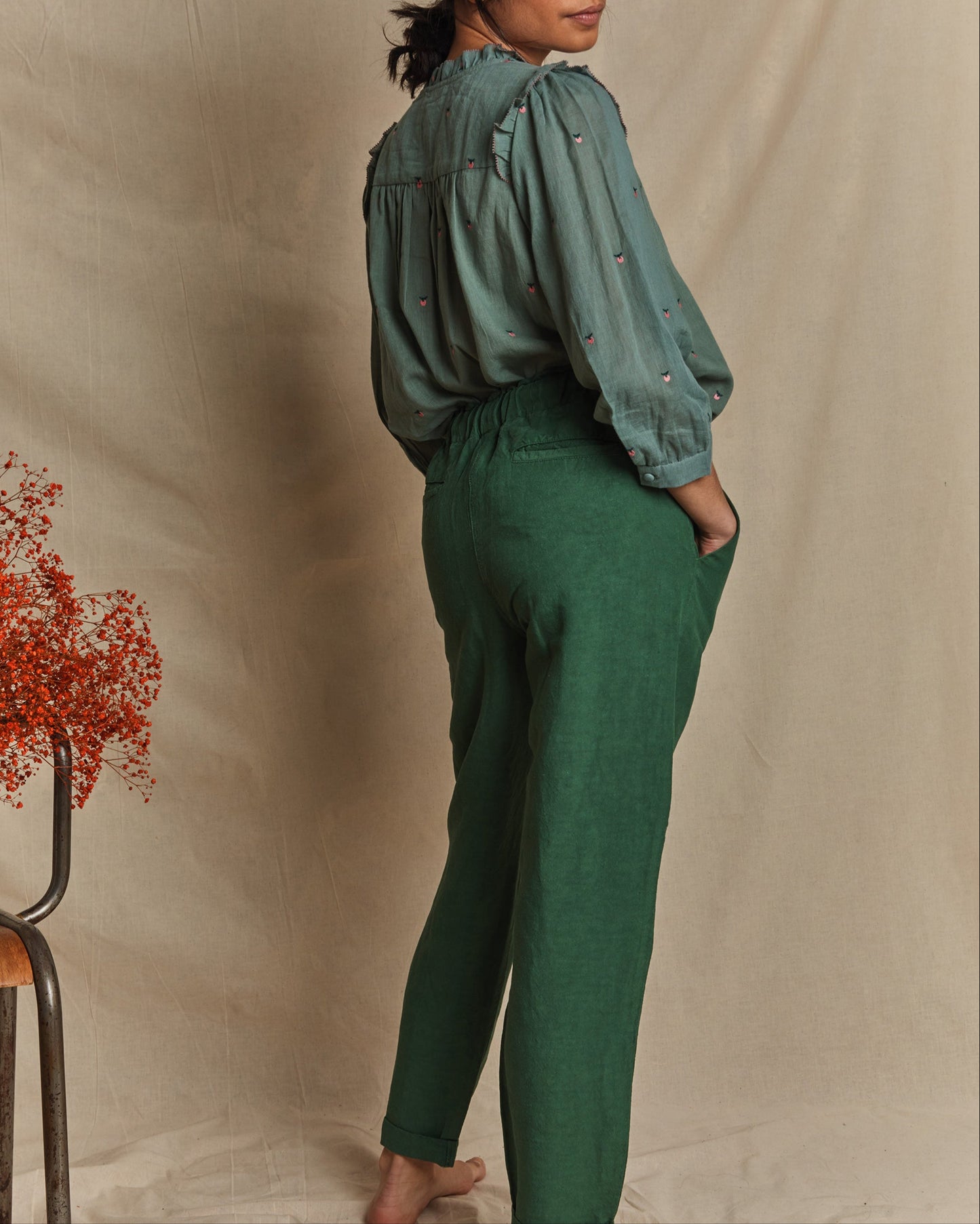 Pantalon coupe relaxed en lin et viscose bouteille