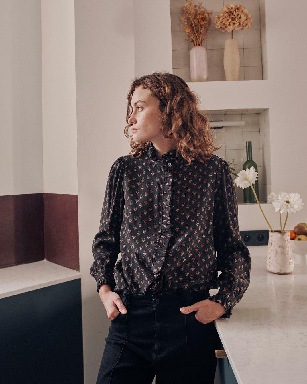 Blouse bleu marine et raisin