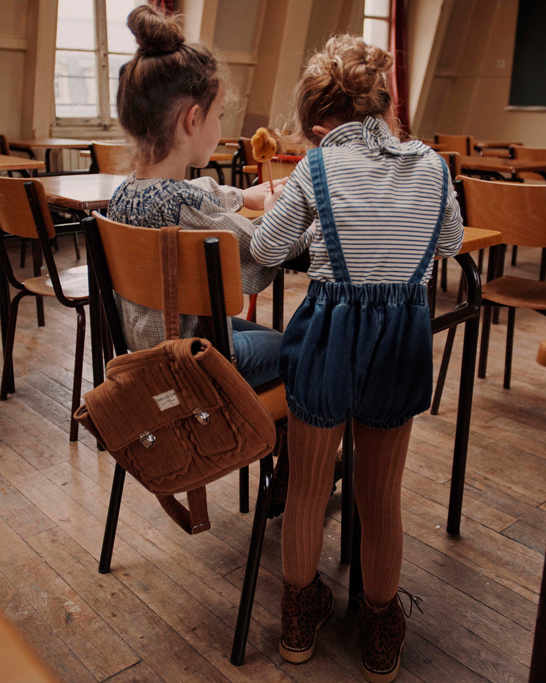 Short à bretelles denim bleu foncé